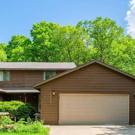 Green Bay Cozy Home, 3 Bed Rooms, 6 Beds, 2 Bath Exterior photo