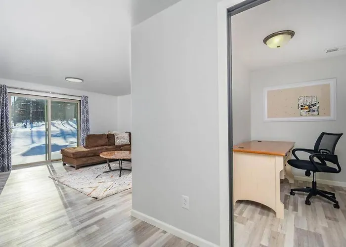 Green Bay Cozy Home, 3 Bed Rooms, 6 Beds, 2 Bath
