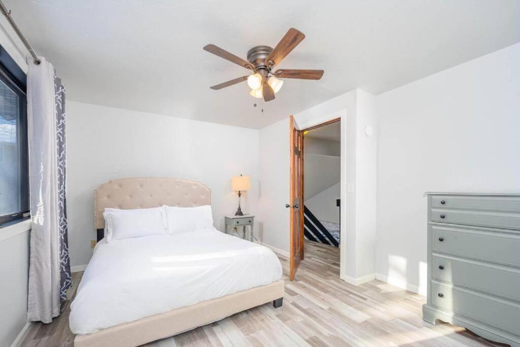 Holiday home Bay Cozy Home, 3 Bed Rooms, 6 Beds, 2 Bath *