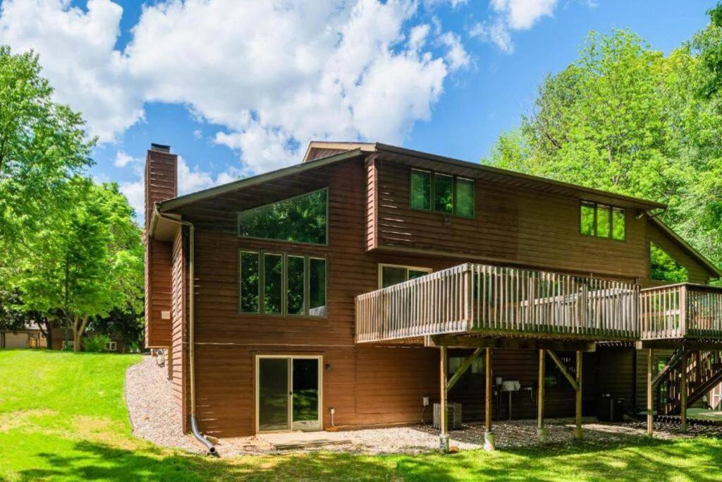 Bay Cozy Home, 3 Bed Rooms, 6 Beds, 2 Bath Green Bay